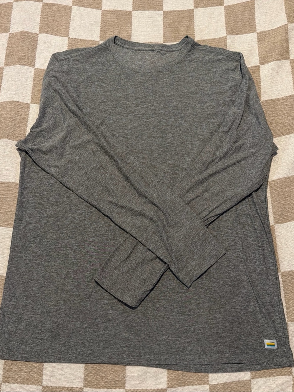 Vuori Strato Tech Shirt Mens XL Gray Crew Neck Long Sleeve Gym